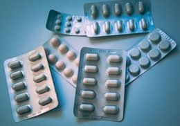 Trace mineral supplement tablets representing chromium